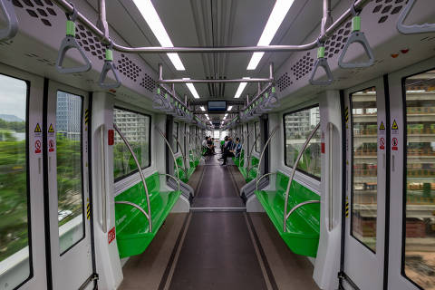 SHENZHEN, CHINA - 09.11.2023 -Trem elétrico da empresa BYD, na cidade de Shenzhen, na China.  (Foto: Danilo Verpa/Folhapress, MUNDO) ***ESPECIAL***
