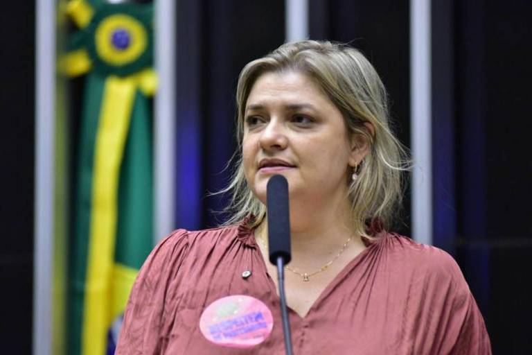 Deputada Luciene Cavalcante (PSOL-SP) durante discurso no plenário da Câmara