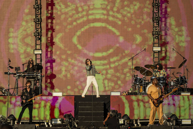 O cantor americano Beck se apresenta no palco Corona durante o segundo dia do Primavera Sound deste ano