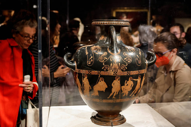 A hidria de Meidias, que o Museu Britânico emprestou pela primeira vez em 250 anos