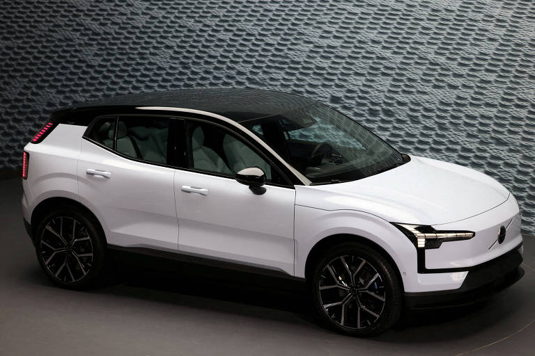 Volvo quer triplicar vendas de seus carros elétricos no Brasil em 2024