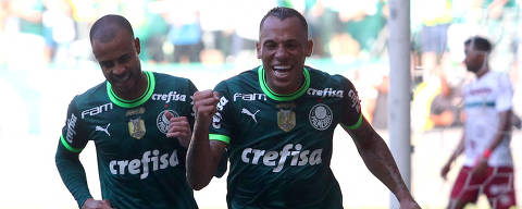 Soccer Football - Brasileiro Championship - Palmeiras v Fluminense - Allianz Parque, Sao Paulo, Brazil - December 3, 2023 Palmeiras' Breno Lopes celebrates scoring their first goal with Mayke REUTERS/Amanda Perobelli
