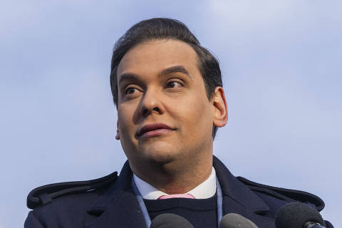 (231201) -- WASHINGTON, Dec. 1, 2023 (Xinhua) -- Photo taken on Nov. 30, 2023 shows New York Republican George Santos speaking outside the Capitol building in Washington, D.C., the United States. The U.S. House of Representatives on Friday voted to expel George Santos from Congress over the lies, scandals and alleged campaign finance crimes. (Photo by Aaron Schwartz/Xinhua)