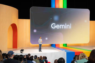 Sundar Pichai, GoogleÕs chief executive, discusses artificial intelligence initiatives at an annual conference in Mountain View, Calif., May 10, 2023. (Jason Henry/The New York Times)