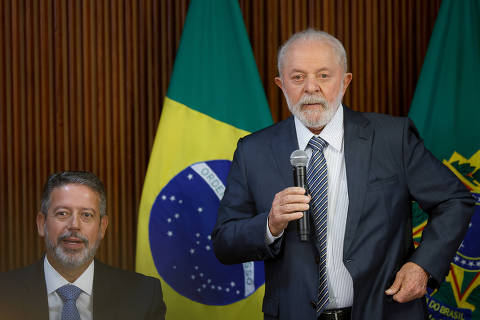 BRASILIA, DF,  BRASIL,  23-11-2023, 12h00: O presidente Lula, ao lado dos presidentes da Câmara, deputado Arthur Lira (E) e do STF, ministro Luis Roberto Barroso (D), durante reunião de Instalação da Comissão Nacional do G20, no Palácio do Planalto. (Foto: Pedro Ladeira/Folhapress, PODER)