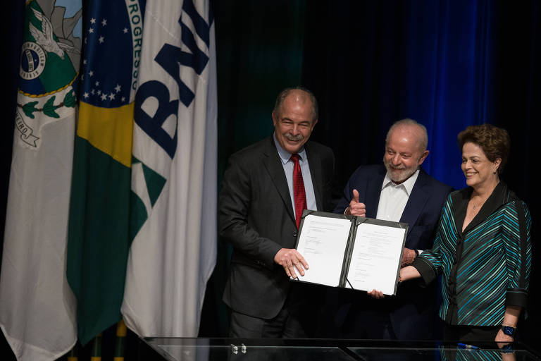 BNDES promete R$ 15 bi para 'PAC da Integração' da América do Sul