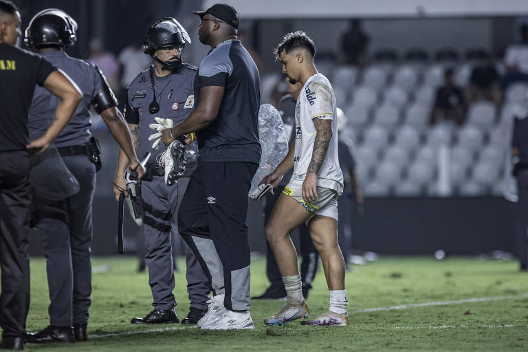 Santos é rebaixado pela primeira vez no Campeonato Brasileiro
