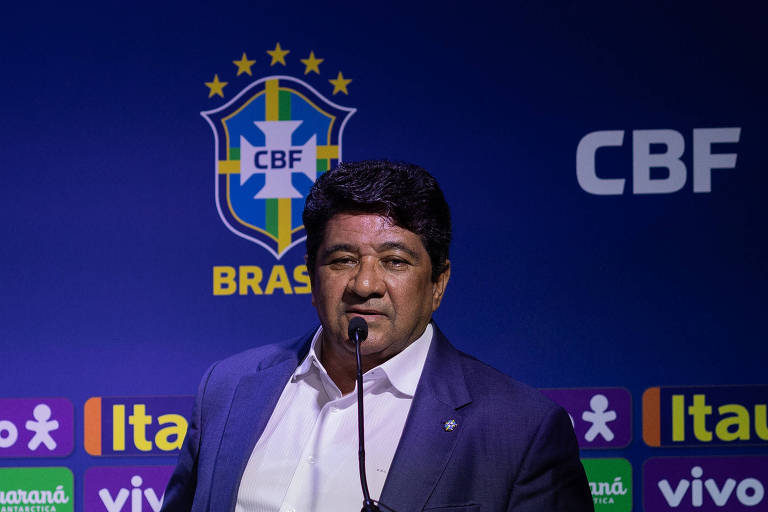 Ednaldo Rodrigues durante coletiva de imprensa para apresentar Fernando Diniz como técnico interino da seleção brasileira na sede da CBF, no Rio de Janeiro