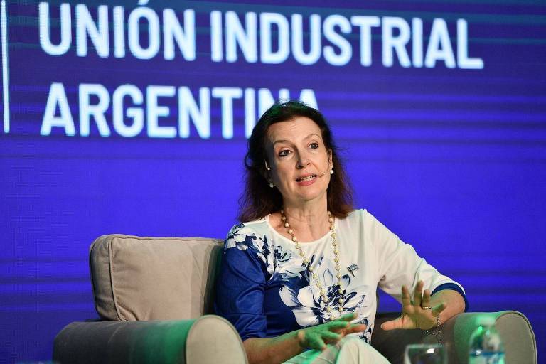 A nova chanceler argentina, Diana Mondino, durante evento da União Industrial Argentina em Buenos Aires