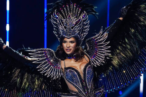 (231117) -- SAN SALVADOR, 17 noviembre, 2023 (Xinhua) -- Imagen del 16 de noviembre de 2023 de Miss Nicaragua, Sheynnis Palacios, participando en la competencia de Trajes Típicos durante el 72 certamen de Miss Universo, en el departamento de San Salvador, El Salvador. (Xinhua/Alexander Peña) (ap) (oa) (ra) (ce)