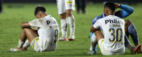 Santos (SP), 06/12/2023 - Partida entre Santos e Fortaleza valida pela 38. rodada do Campeonato Brasileiro nesta quarta-feira (06) no estádio da Vila Belmiro em Santos. (Foto: Guilherme Dionizio/Código 19/Folhapress) ***PARCEIRO FOLHAPRESS - FOTO COM CUSTO EXTRA E CRÉDITOS OBRIGATÓRIOS***