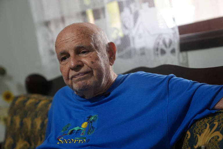  Pepe, ex-atacante do Santos, em sua casa em Socorro, no interior de São Paulo 