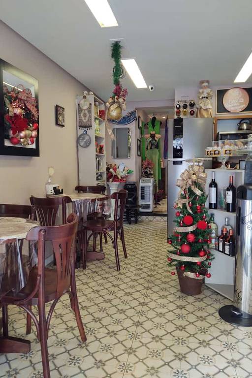 Salão do Café Turco, que serve doces, salgados e cafés no Paraíso