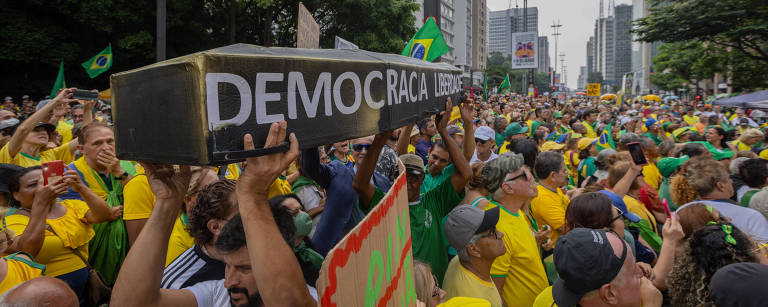 Onde o colunista demonstra preocupação com o choro de Jair Bolsonaro