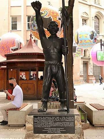 Estátua de Zumbi dos Palmares no centro de São Paulo