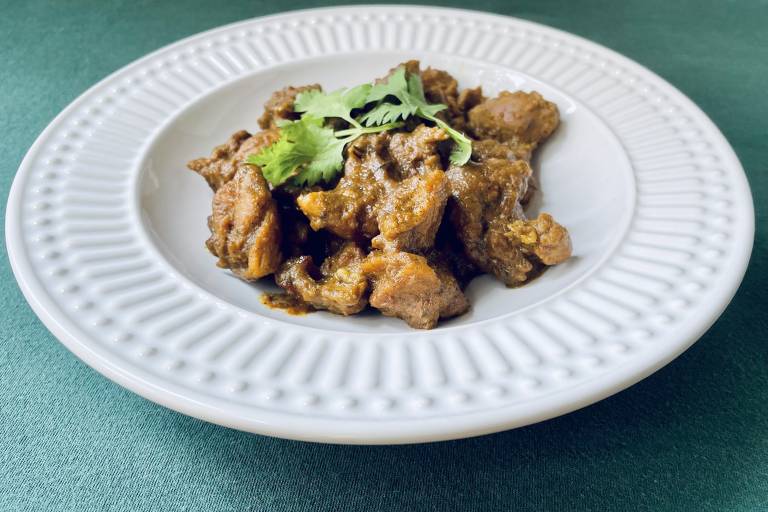 Veja fotos do bunjal, o curry caribenho, com pato