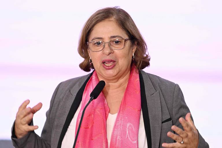 Ministra Cida Gonçalves terá que explicar definição de mulher a bolsonaristas na Câmara