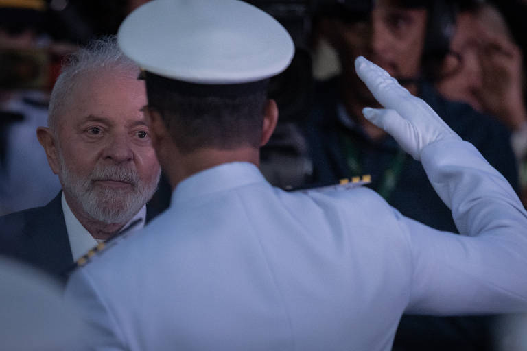 Lula sanciona lei que favorece praticagem após disputa contra Marinha