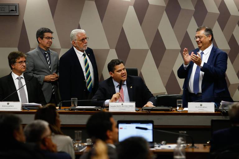 Senado aprova Dino ao STF e Gonet à PGR após articulação de Lula com Congresso e Judiciário