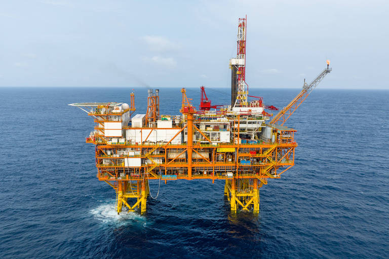 Plataforma de produção de petróleo no mar de Shenzhen, na China