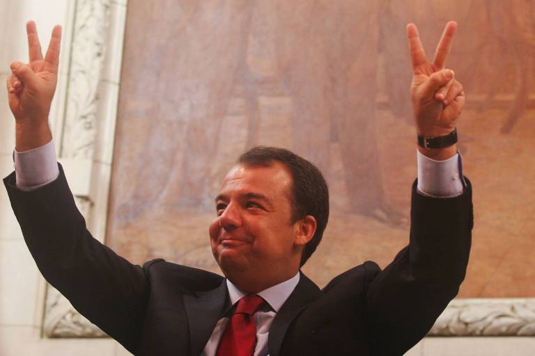 Sérgio Cabral venceu Denise Frossard no segundo turno e tomou posse para seu primeiro mandato em 2007, na Assembleia Legislativa do Rio de Janeiro