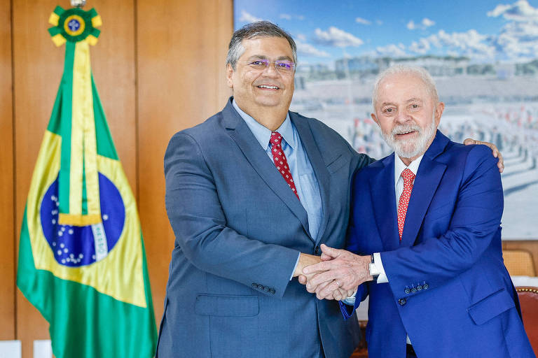 Lula exalta Dino 'comunista' no STF e diz que governo de 38 pastas tem poucos ministros