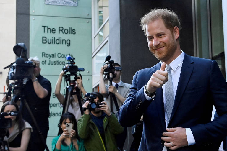 Telefone de príncipe Harry foi hackeado por tabloide, decide tribunal no Reino Unido