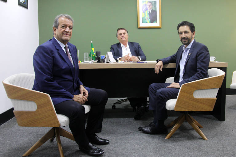 Valdemar Costa Neto, presidente do PL, ex-presidente Jair Bolsonaro (PL) e Ricardo Nunes (MDB), prefeito de São Paulo, durante reunião em Brasília