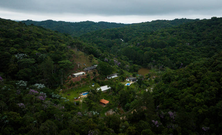 Conjunto de chácaras em Juquitiba, em SP