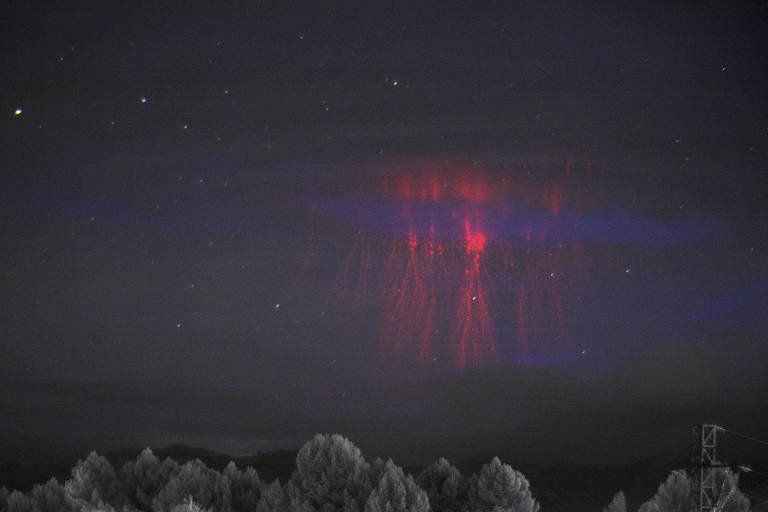 Cientistas identificam elementos de 'fantasmas' vistos durante tempestades