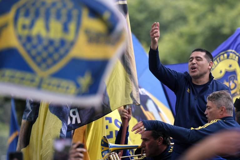 Riquelme participa de manifestação de torcedores do Boca Juniors em Buenos Aires