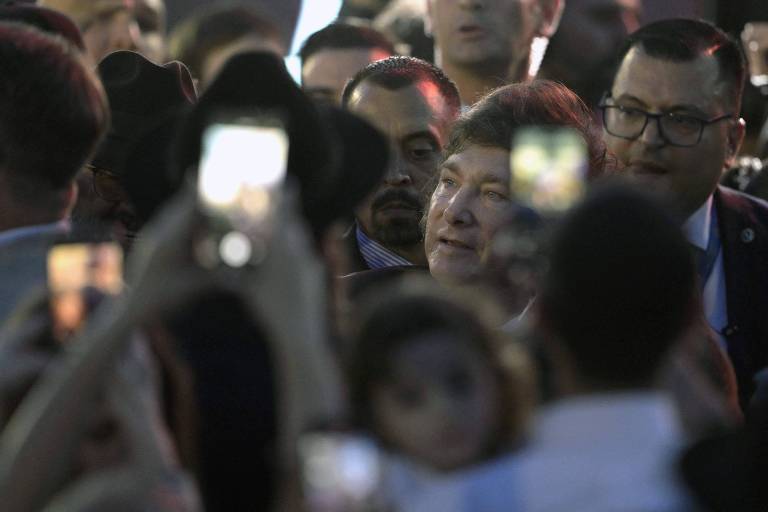 Governo Milei anuncia corte de benefício social de quem bloquear ruas na Argentina
