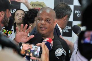 Marcelinho Carioca é encontrado e levado para Delegacia