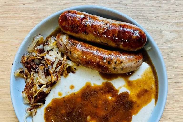 Bangers and mash (linguiça com purê), receita publicada por Keith Richards na autobiografia "Vida"