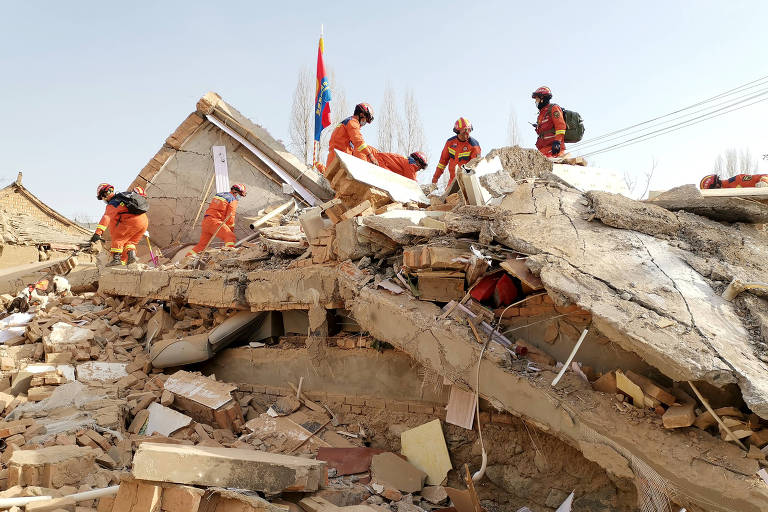 Terremoto mais mortal em 9 anos na China deixa pelo menos 127 mortos