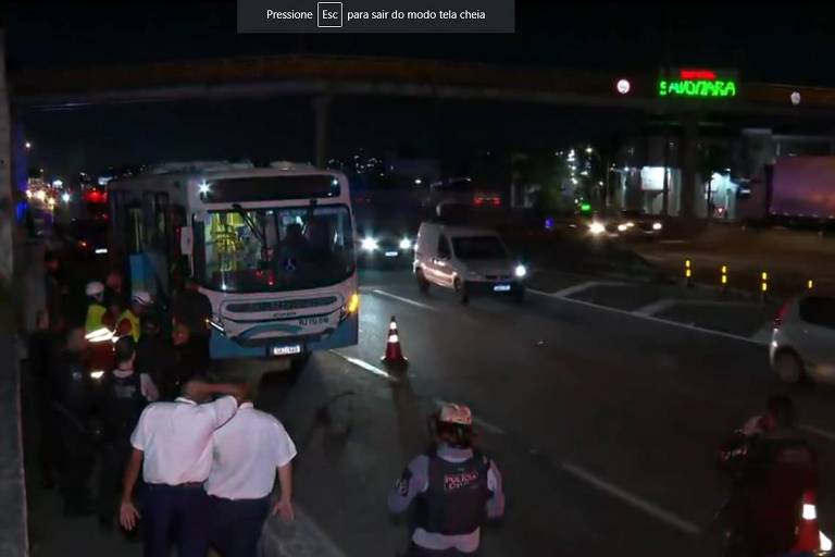 PM reage e mata dois criminosos durante assalto a ônibus no Rio de Janeiro