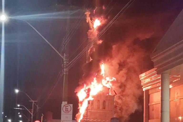 Havan oferece R$ 100 mil por informações sobre incêndio em estátua em Rondônia; veja vídeo