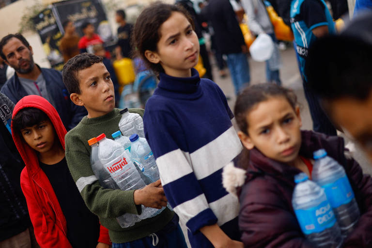 Crianças em Gaza estão sem água para sobreviver, diz Unicef