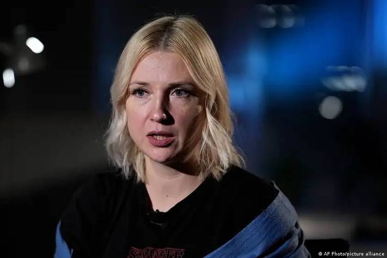 Quem é Ekaterina Duntsova, mulher que quer desafiar Putin nas eleições