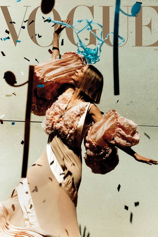 Carey Mulligan e suas mangas 'profiteroles' na capa da Vogue de novembro de 2023