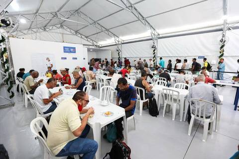 Bom Prato Refeitório Luz que, desde o último dia 8 de dezembro, serve refeições à população vulnerável da região central da cidade 