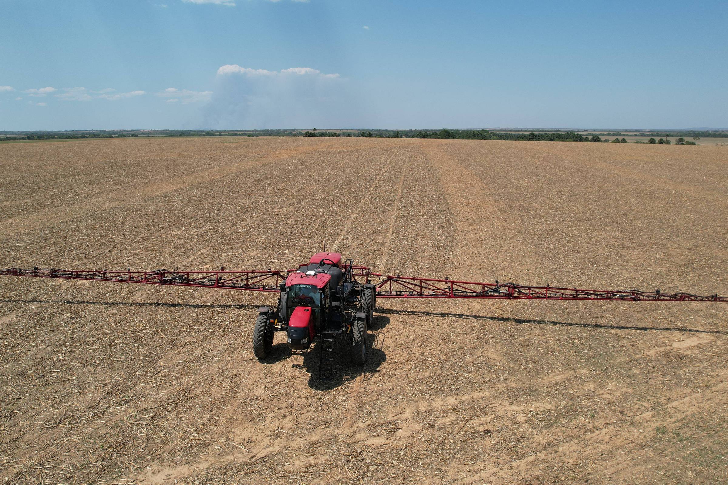 Venda de máquinas agrícolas deve cair pelo segundo ano seguido em 2024