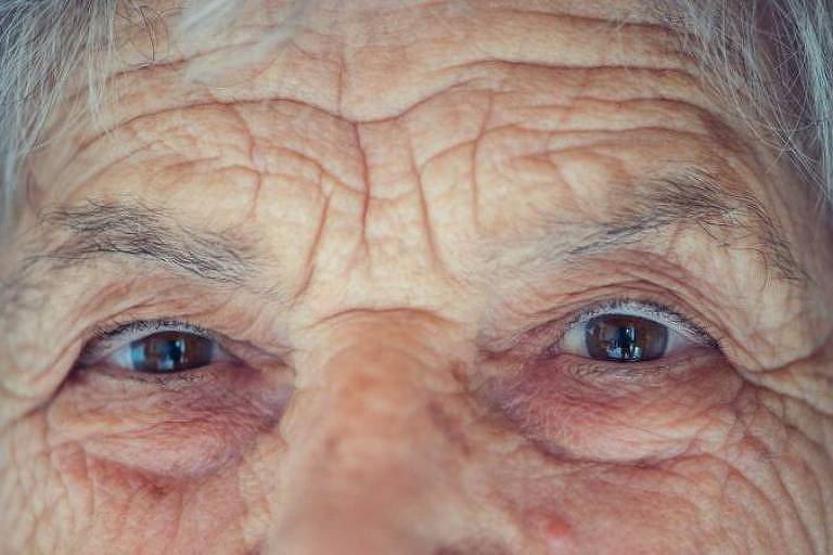 The effects of loneliness on the brain of elderly people