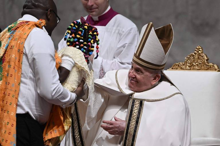 'Nosso coração está em Belém', diz papa Francisco na Missa do Galo