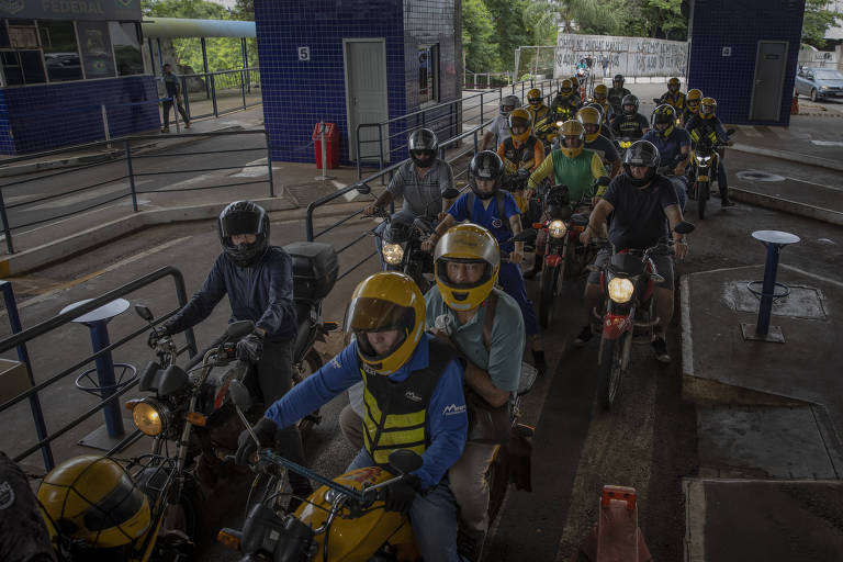 Contrabando adota comboio de motos na ponte da Amizade para driblar repressão