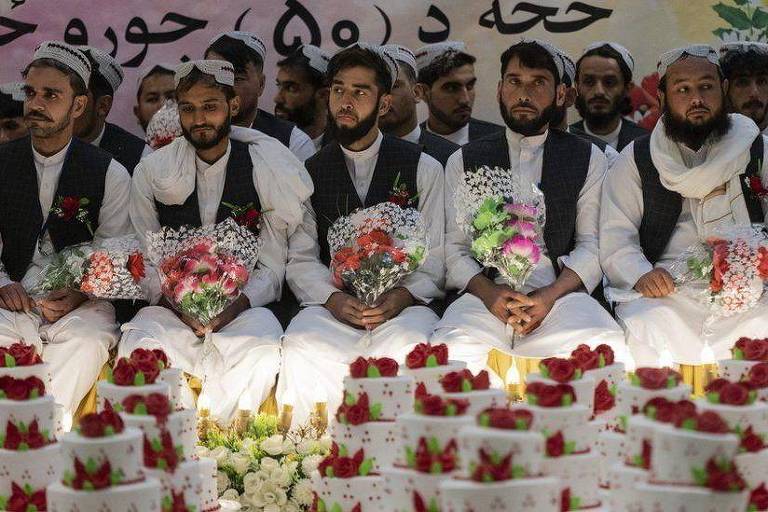 Por que casamentos coletivos se tornaram comuns no Afeganistão