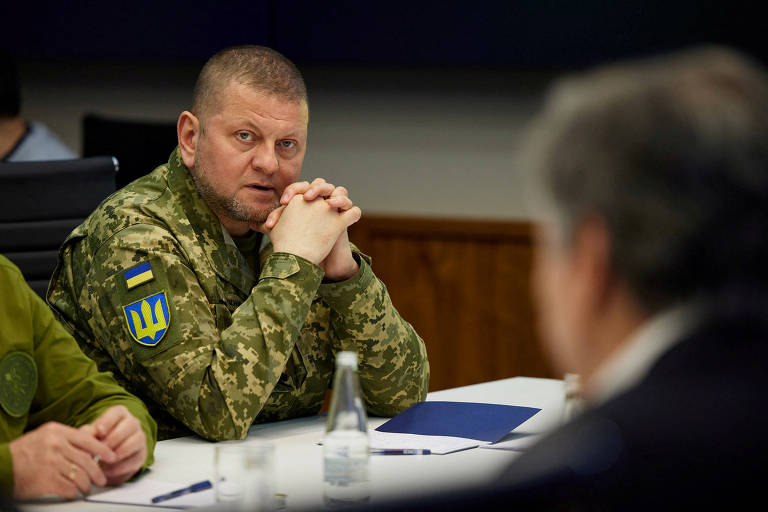 Chefe do Exército da Ucrânia critica mobilização de reservistas e expõe dificuldades na guerra