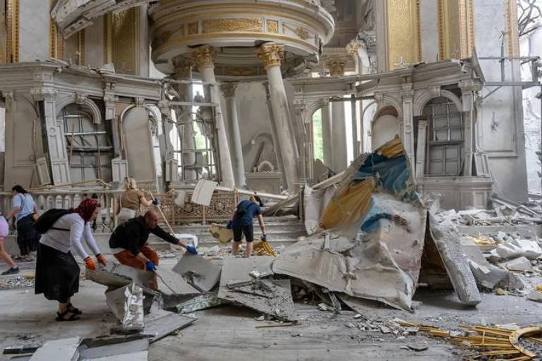  Destruição na catedral da Sagrada Transfiguração, Odessa, Ucrânia