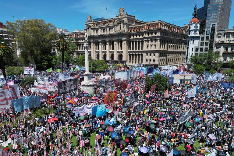 Justiça argentina suspende reforma trabalhista de megadecreto de Milei