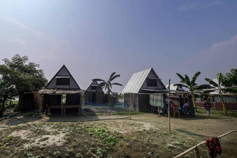Microcasas 'antienchente' se popularizam em Bangladesh contra a crise climática